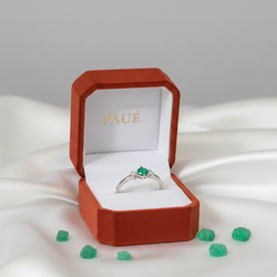 Anillo Con Esmeralda y Zircones Thais