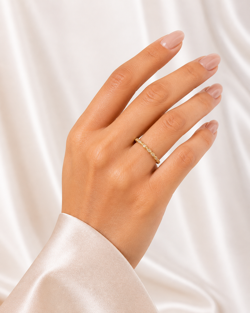 Anillo Élisse Con Zircones Oro 18k