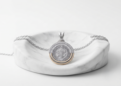 Dije Custodia Divina Oro Plata