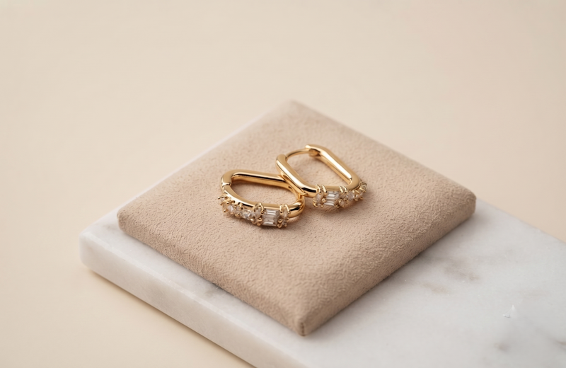 Aretes Vogue Chapadas En Oro