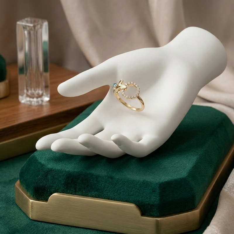 Anillo Amira Con Diamante y Circones En Oro De 18k