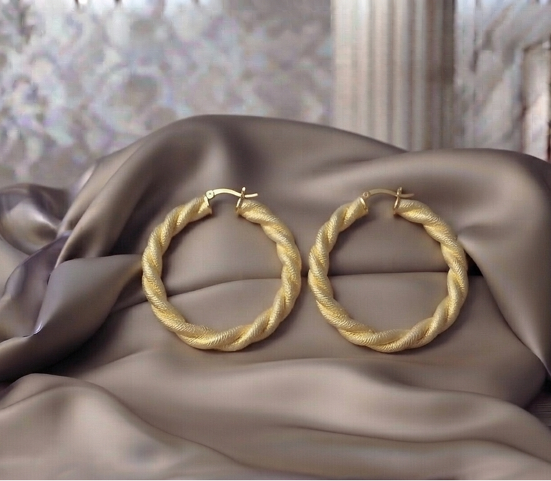 Aretes Luna Twist Chapadas En Oro
