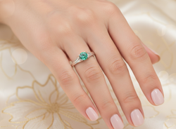 Anillo Con Esmeralda Noor