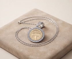 Dije Benedicto Oro Plata