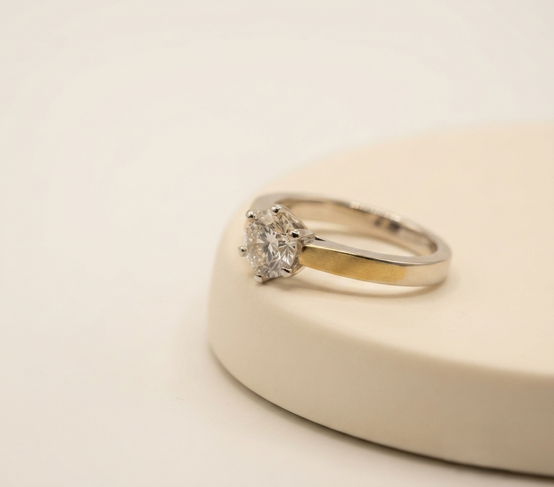 Anillo Sofisticado Oro Plata