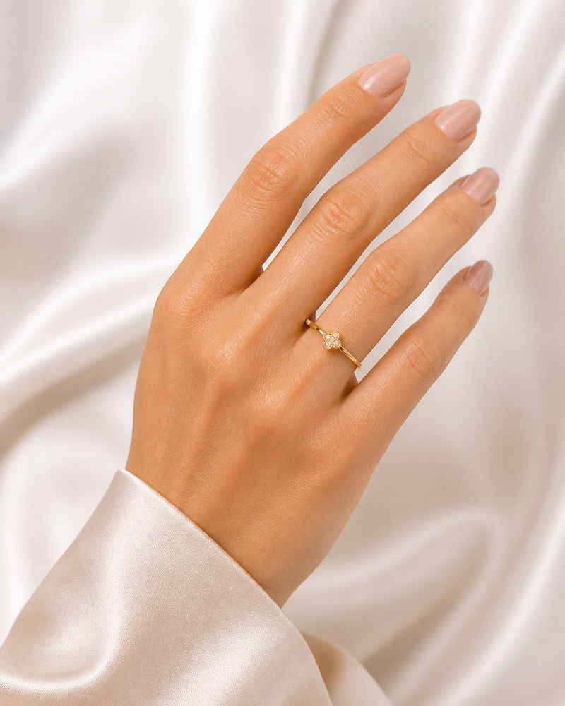 Anillo Celinea Con Zircones Clasico Oro 18k